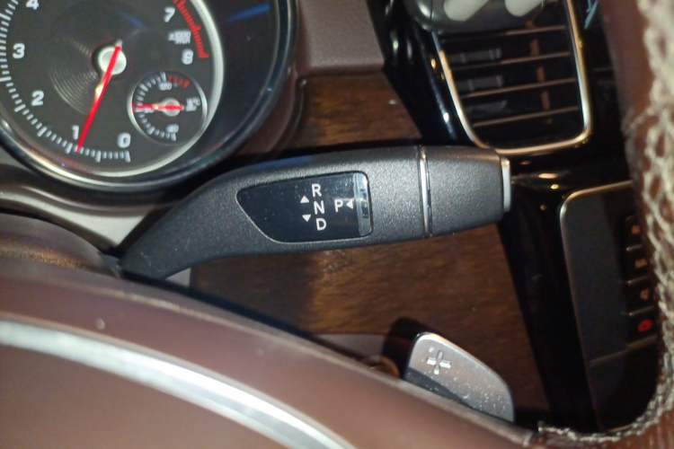 Used Mercedes-Benz GLS 2018 Refreshed GLS 400 4MATIC Dynamic Edition Gear Lever