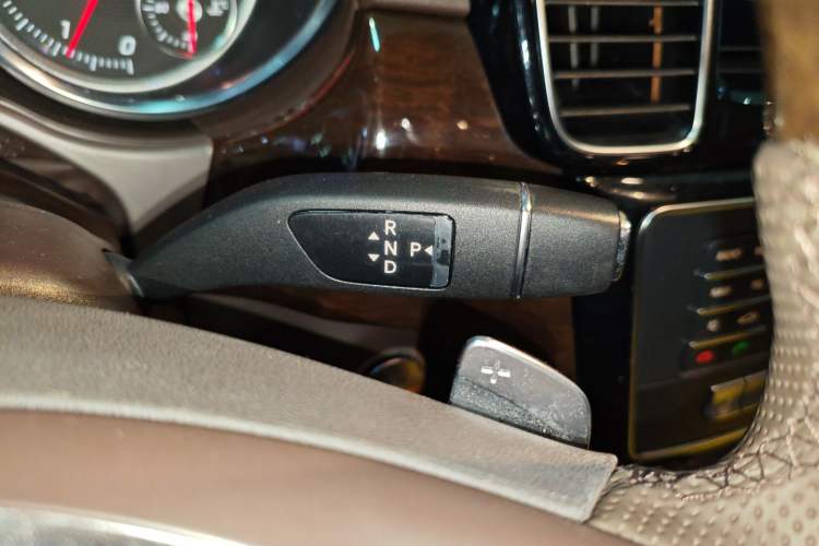 Used Mercedes-Benz GLS 2018 Refreshed GLS 400 4MATIC Dynamic Edition Gear Lever