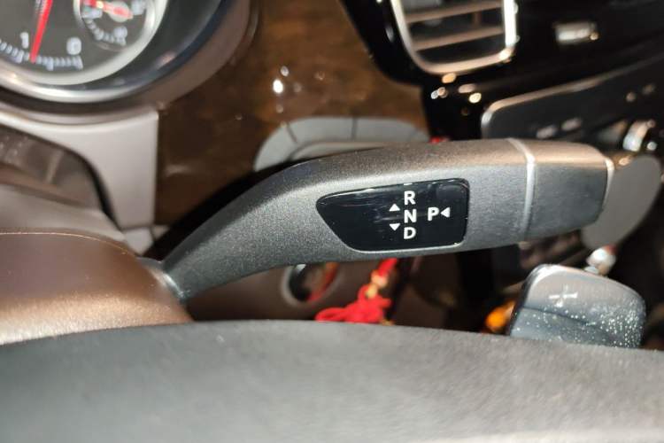 Used Mercedes-Benz GLS 2018 Refreshed GLS 400 4MATIC Dynamic Edition Gear Lever