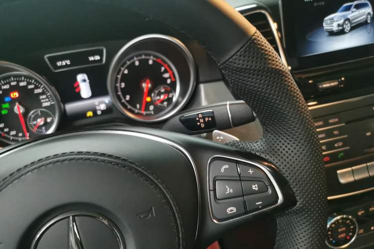Used Mercedes-Benz GLS 2018 Facelift GLS 320 4MATIC Gear Lever