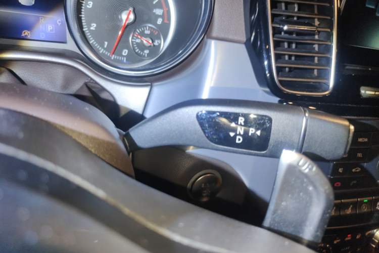 Used Mercedes-Benz GLS 2018 GLS 320 4MATIC Gear Lever