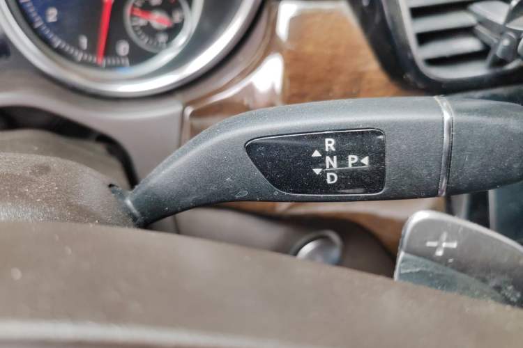 Used Mercedes-Benz GLS 2018 Refreshed GLS 400 4MATIC Dynamic Edition Gear Lever