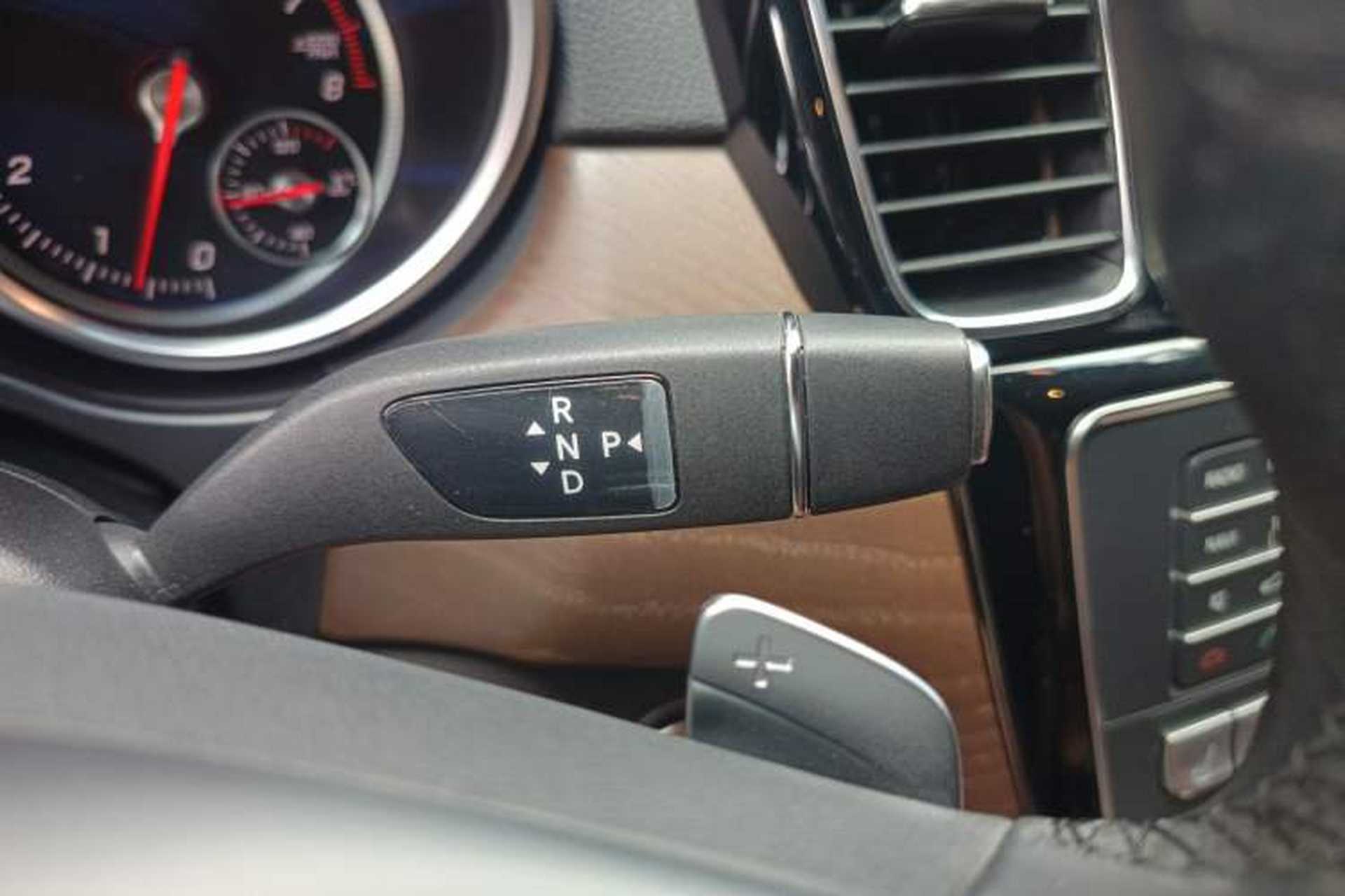 Used Mercedes-Benz GLS 2018 GLS 400 4MATIC Luxury Model Gear Lever