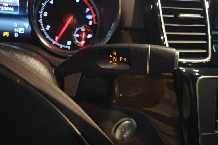 Used Mercedes-Benz GLS 2018 Refreshed GLS 400 4MATIC Dynamic Edition Gear Lever