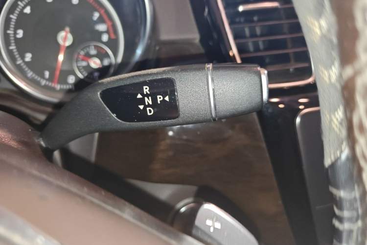 Used Mercedes-Benz GLS 2018 GLS 400 4MATIC Dynamic Model Gear Lever