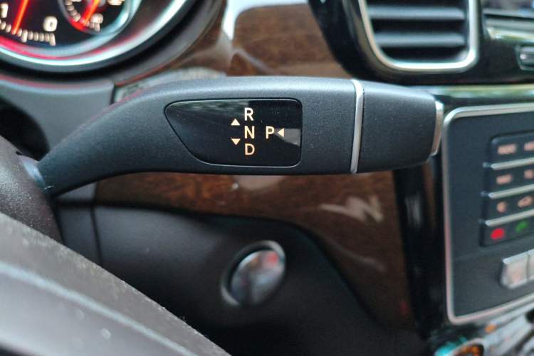 Used Mercedes-Benz GLS 2018 Refreshed GLS 400 4MATIC Dynamic Edition Gear Lever