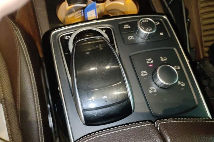 Used Mercedes-Benz GLS 2018 Refreshed GLS 400 4MATIC Dynamic Edition Gear Lever