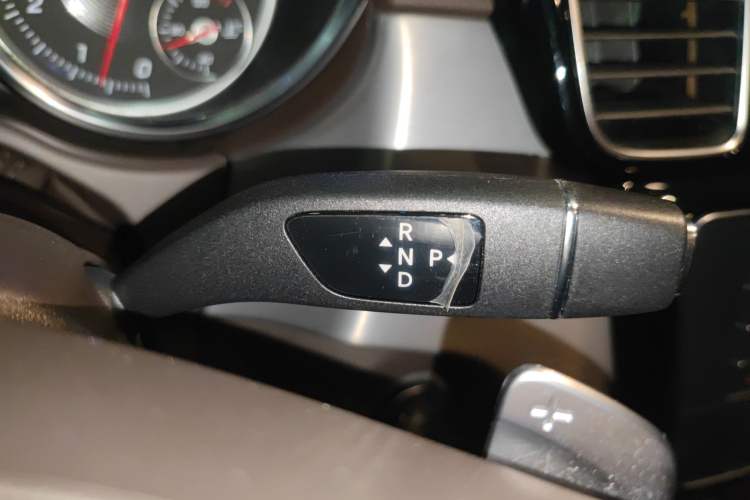 Used Mercedes-Benz GLS 2018 GLS 320 4MATIC Gear Lever