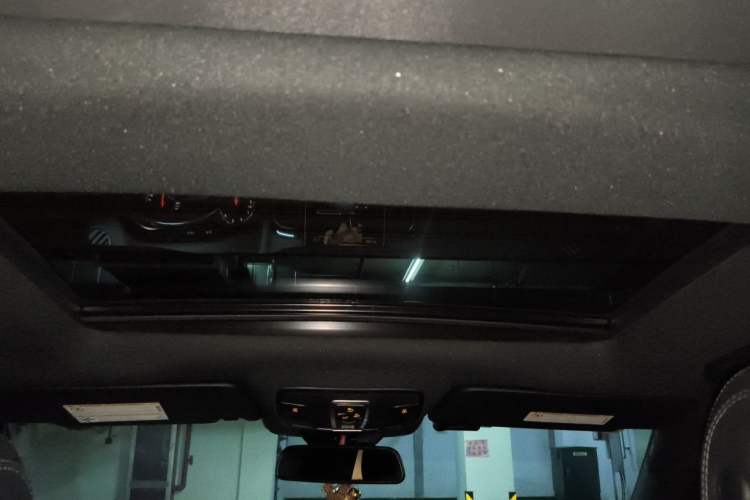 Used Mercedes-Benz GLS  Headliner