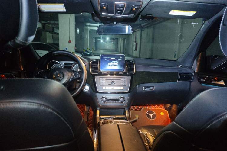 Used Mercedes-Benz GLS  Headliner