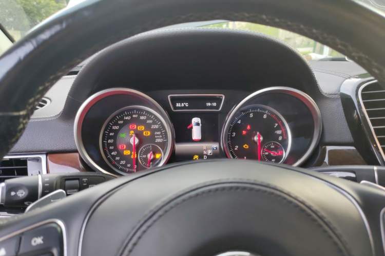 Used Mercedes-Benz GLS 2018 Restyled GLS 400 4MATIC Luxury Edition Instrument Cluster