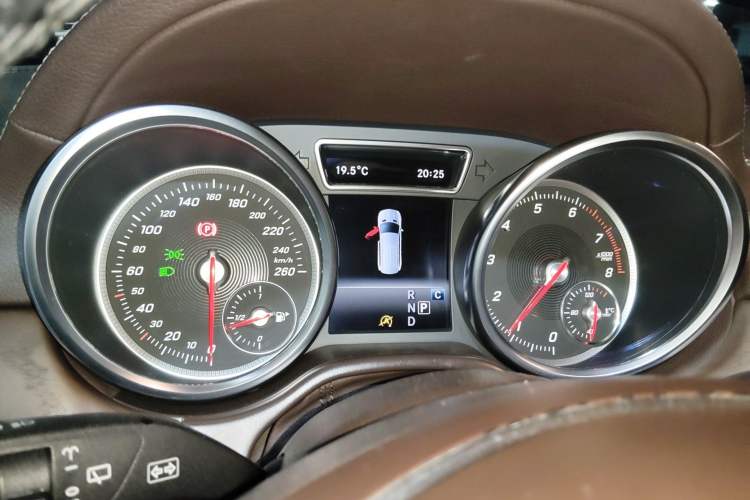 Used Mercedes-Benz GLS 2018 GLS 320 4MATIC Instrument Cluster