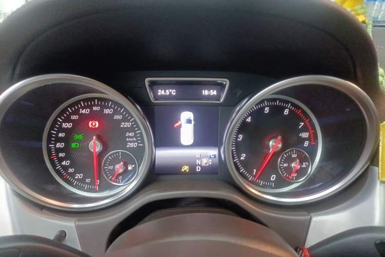 Used Mercedes-Benz GLS 2018 Facelift GLS 320 4MATIC Instrument Cluster