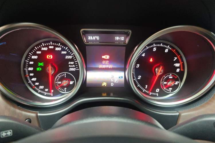 Used Mercedes-Benz GLS 2018 GLS 400 4MATIC Luxury Model Instrument Cluster