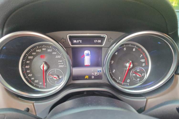 Used Mercedes-Benz GLS 2018 GLS 400 4MATIC Luxury Model Instrument Cluster
