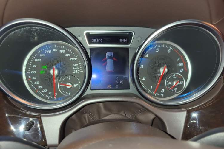 Used Mercedes-Benz GLS 2018 Refreshed GLS 400 4MATIC Dynamic Edition Instrument Cluster
