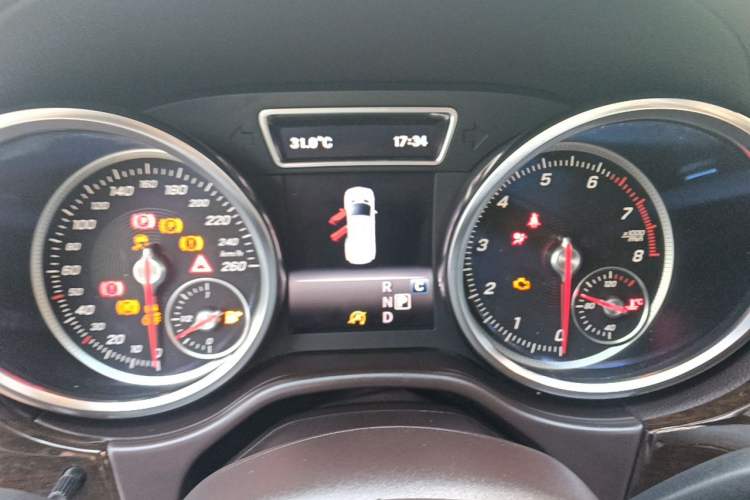 Used Mercedes-Benz GLS 2018 Refreshed GLS 400 4MATIC Dynamic Edition Instrument Cluster