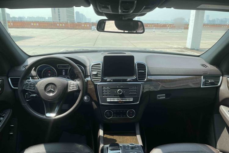 Used Mercedes-Benz GLS 2018 Refreshed GLS 400 4MATIC Dynamic Edition Interior 1