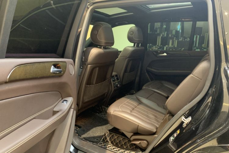 Used Mercedes-Benz GLS 2018 Refreshed GLS 400 4MATIC Dynamic Edition Interior 10