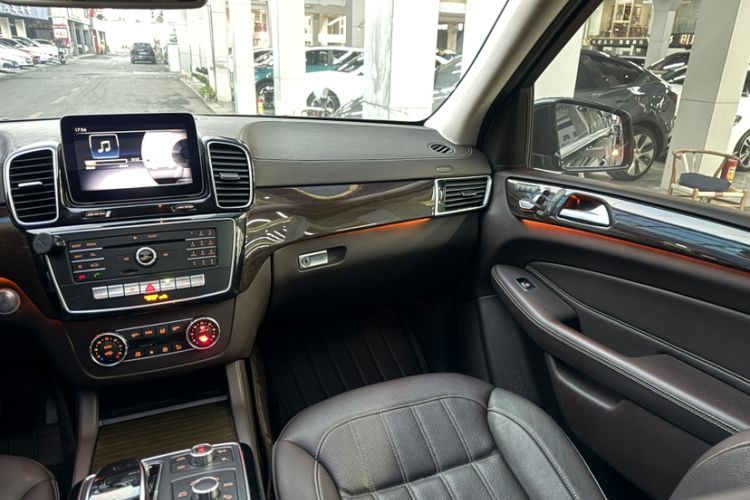 Used Mercedes-Benz GLS 2018 Refreshed GLS 400 4MATIC Dynamic Edition Interior 11