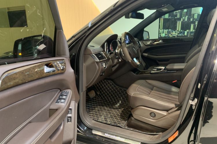 Used Mercedes-Benz GLS 2018 Refreshed GLS 400 4MATIC Dynamic Edition Interior 12