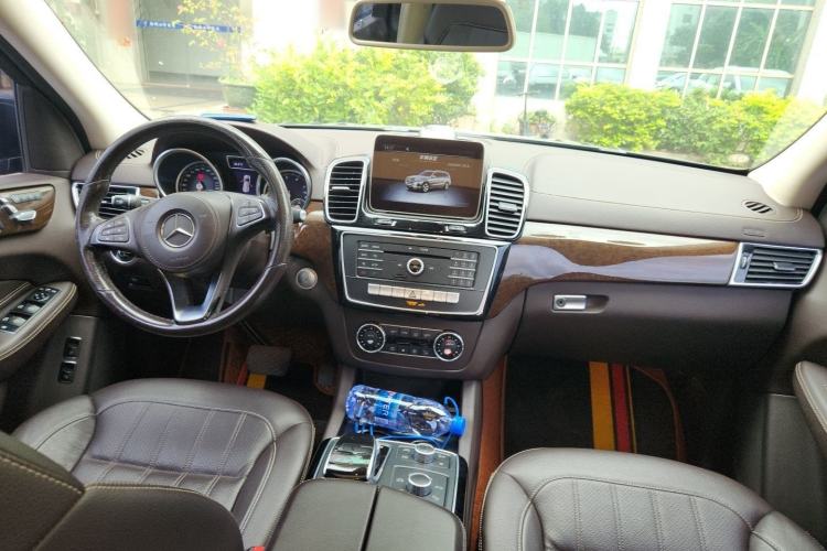 Used Mercedes-Benz GLS 2018 Refreshed GLS 400 4MATIC Dynamic Edition Interior 2