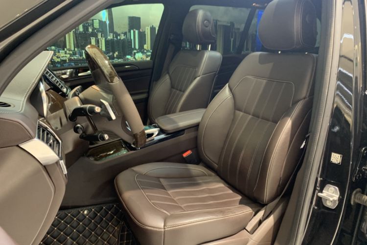 Used Mercedes-Benz GLS 2018 Refreshed GLS 400 4MATIC Dynamic Edition Interior 2