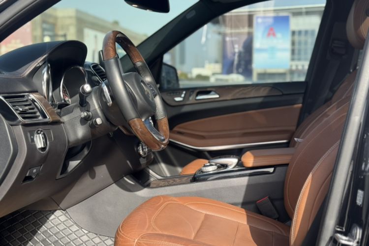 Used Mercedes-Benz GLS 2018 Facelifted GLS 500 4MATIC Interior 3