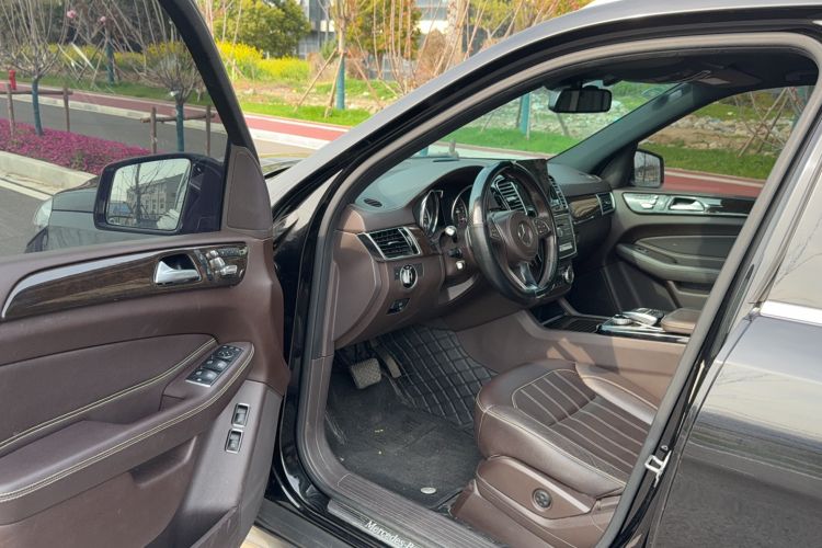 Used Mercedes-Benz GLS 2018 GLS 400 4MATIC Dynamic Model Interior 3