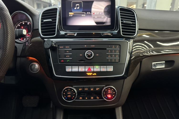 Used Mercedes-Benz GLS 2018 Refreshed GLS 400 4MATIC Dynamic Edition Interior 3