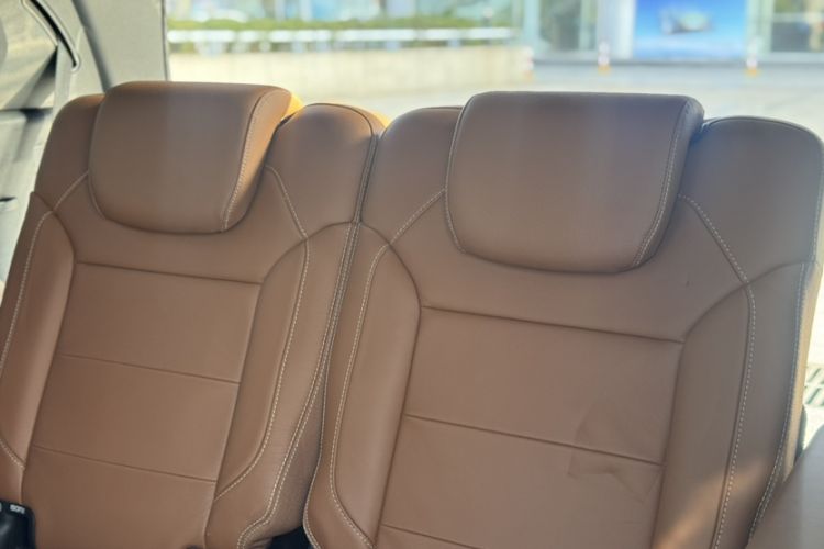 Used Mercedes-Benz GLS 2018 Facelifted GLS 500 4MATIC Interior 4