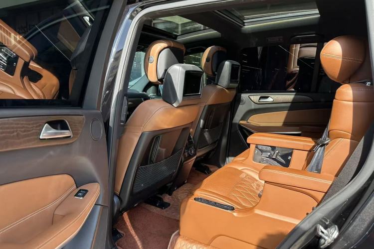 Used Mercedes-Benz GLS 2018 Facelifted GLS 500 4MATIC Interior 4