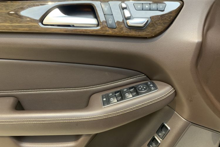 Used Mercedes-Benz GLS 2018 Refreshed GLS 400 4MATIC Dynamic Edition Interior 5