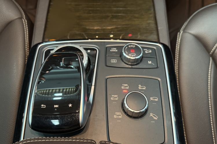 Used Mercedes-Benz GLS 2018 Refreshed GLS 400 4MATIC Dynamic Edition Interior 5