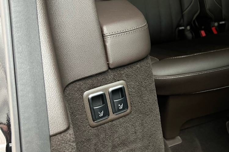 Used Mercedes-Benz GLS 2018 Refreshed GLS 400 4MATIC Dynamic Edition Interior 7