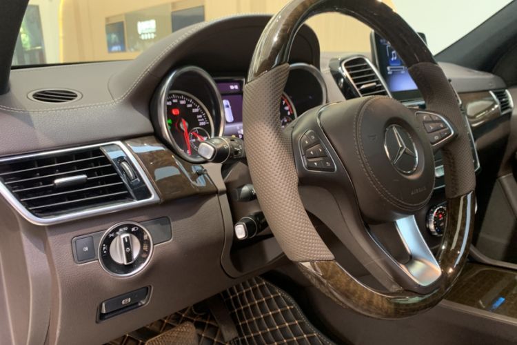 Used Mercedes-Benz GLS 2018 Refreshed GLS 400 4MATIC Dynamic Edition Interior 7