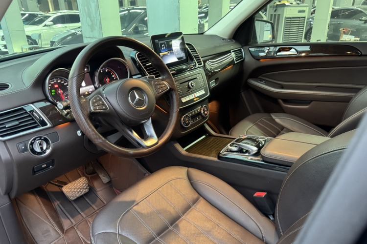 Used Mercedes-Benz GLS 2018 Refreshed GLS 400 4MATIC Dynamic Edition Interior 7