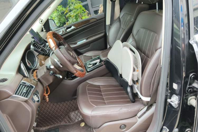 Used Mercedes-Benz GLS 2018 Refreshed GLS 400 4MATIC Dynamic Edition Left Front Seat