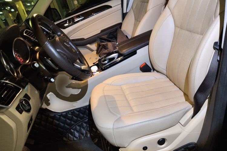 Used Mercedes-Benz GLS 2018 Refreshed GLS 400 4MATIC Dynamic Edition Left Front Seat