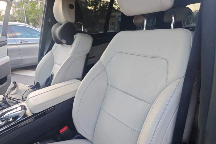 Used Mercedes-Benz GLS  Left Front Seat