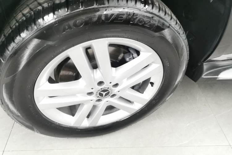 Used Mercedes-Benz GLS 2018 Facelift GLS 320 4MATIC Left Front Wheel Hub
