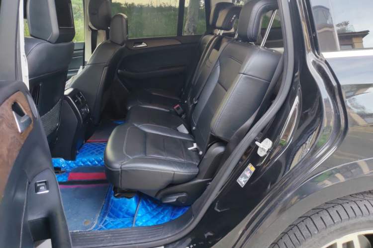 Used Mercedes-Benz GLS 2018 Restyled GLS 400 4MATIC Luxury Edition Left Rear Seat