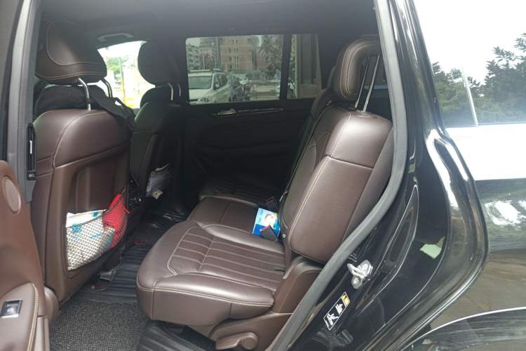 Used Mercedes-Benz GLS 2018 GLS 400 4MATIC Dynamic Model Left Rear Seat