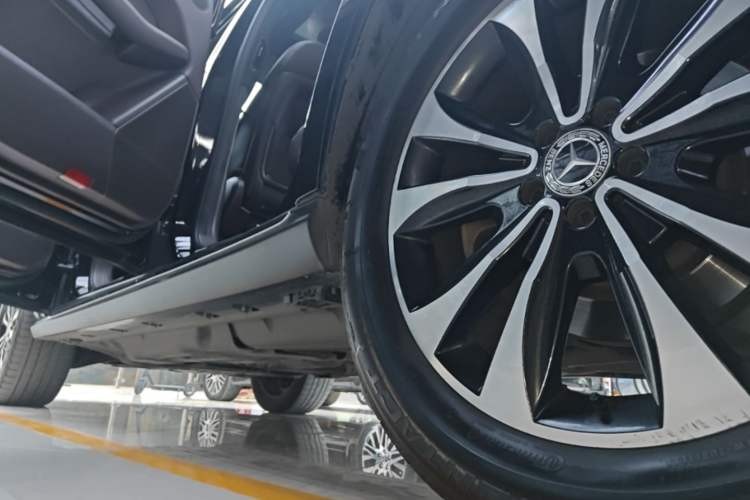 Used Mercedes-Benz GLS 2018 Refreshed GLS 400 4MATIC Dynamic Edition Left Side Sill