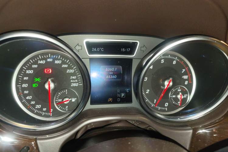 Used Mercedes-Benz GLS 2018 Refreshed GLS 400 4MATIC Dynamic Edition Odometer Close Up