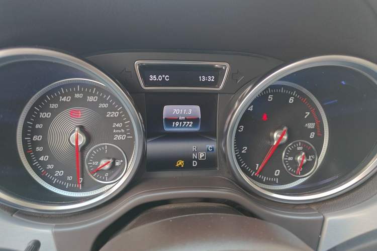 Used Mercedes-Benz GLS 2018 Facelift GLS 320 4MATIC Odometer Close Up