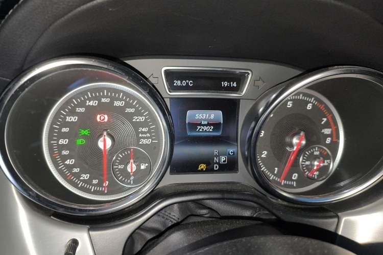 Used Mercedes-Benz GLS 2018 Facelift GLS 320 4MATIC Odometer Close Up