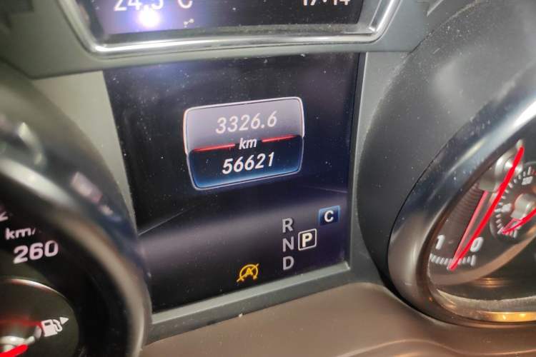 Used Mercedes-Benz GLS 2018 Facelift GLS 320 4MATIC Odometer Close Up