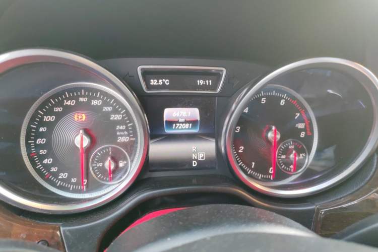 Used Mercedes-Benz GLS 2018 Restyled GLS 400 4MATIC Luxury Edition Odometer Close Up