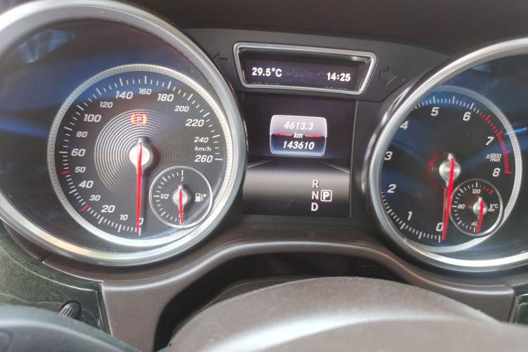 Used Mercedes-Benz GLS 2018 Facelift GLS 320 4MATIC Odometer Close Up
